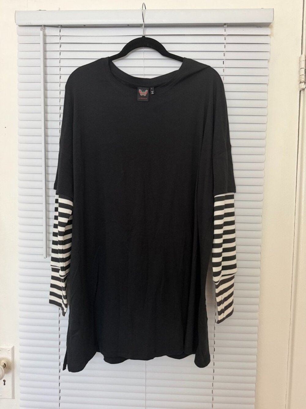 Girrlscout The Alex Oversized Tee w/ Thermal Striped Sleeves Size L